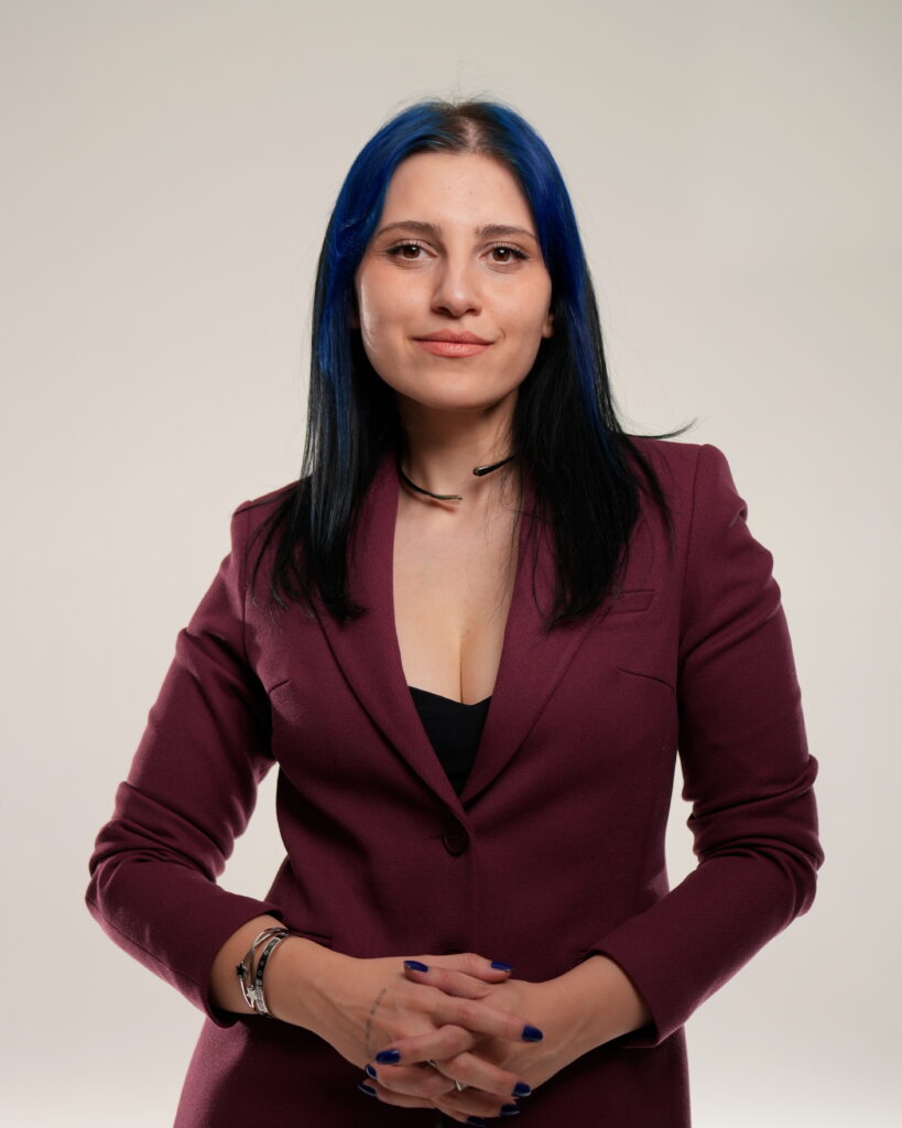 edited in tezza with: crop, contrast, exposure, temperature, & shadows